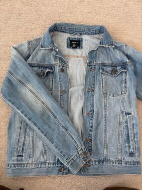 Forever 21 Light Wash Denim Jacket men’s size m
